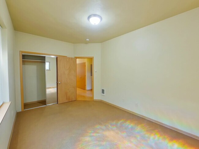 Building Photo - 773-777 East 18th Ave