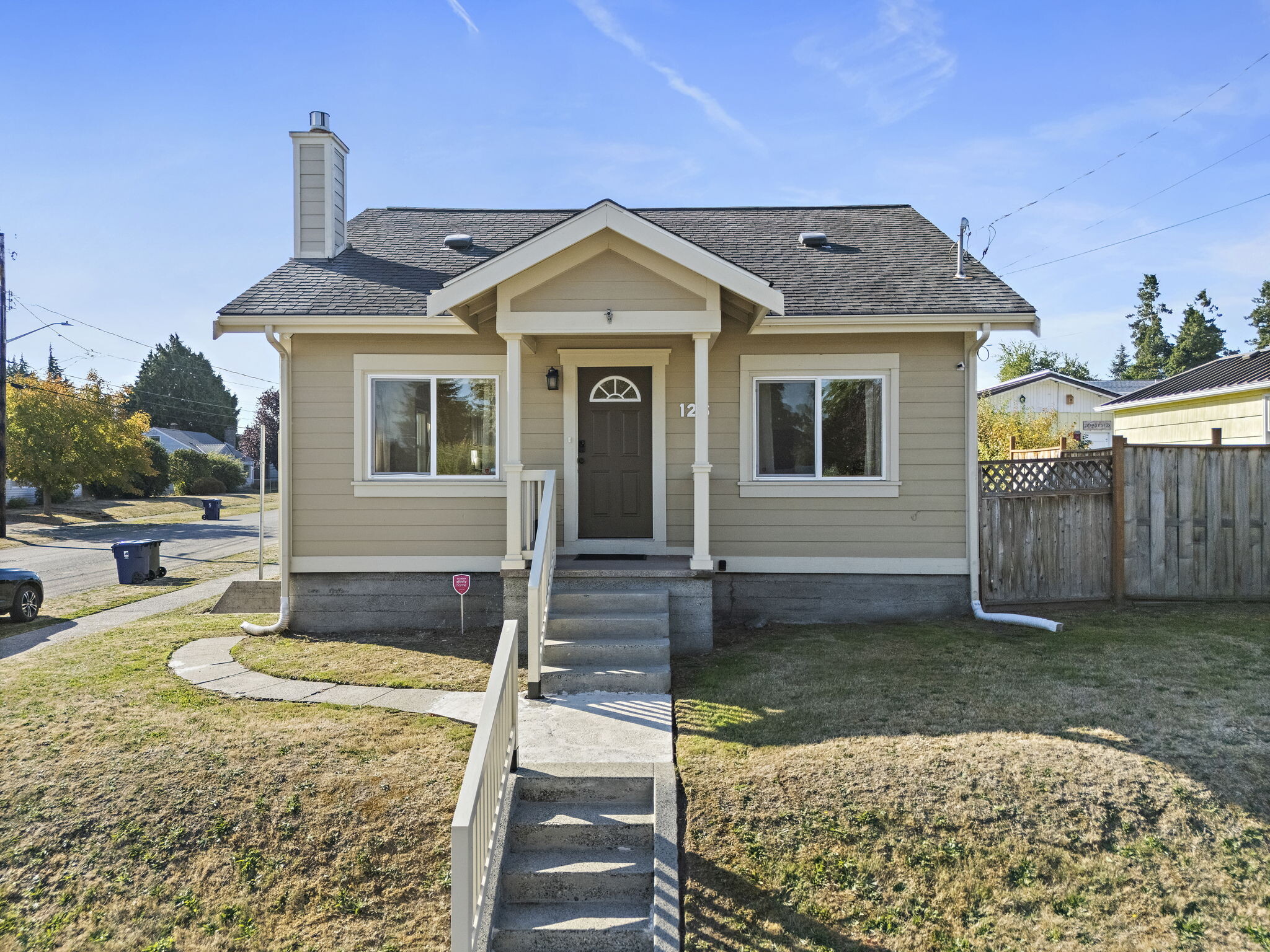 Building Photo - 126 E 43rd St