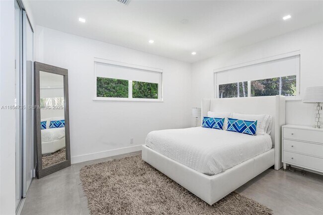 Building Photo - 1331 97th St