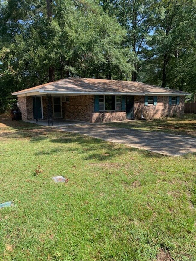 Building Photo - Renovated 3 Bedroom 1 Bath Home for Rent!