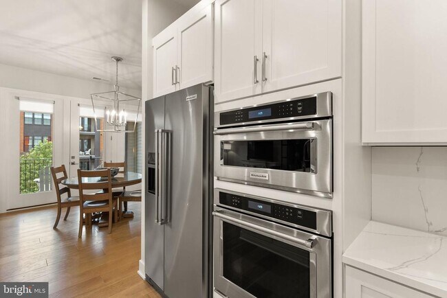 Building Photo - 43443 Croson Ln