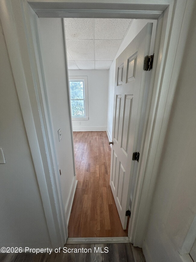 Building Photo - 210 N Bromley Ave