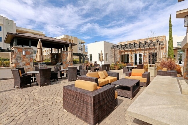 Building Photo - 13021 Central Ave