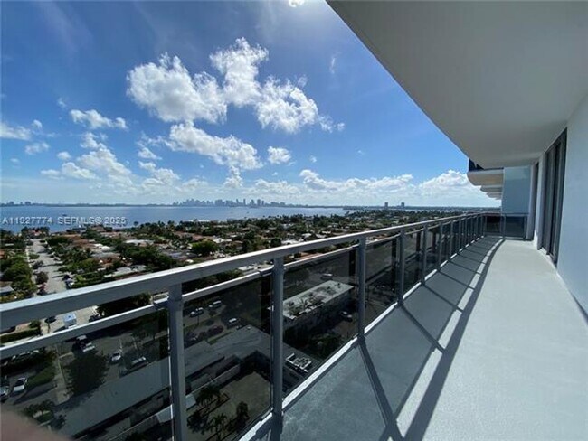 Building Photo - 7901 Hispanola Ave