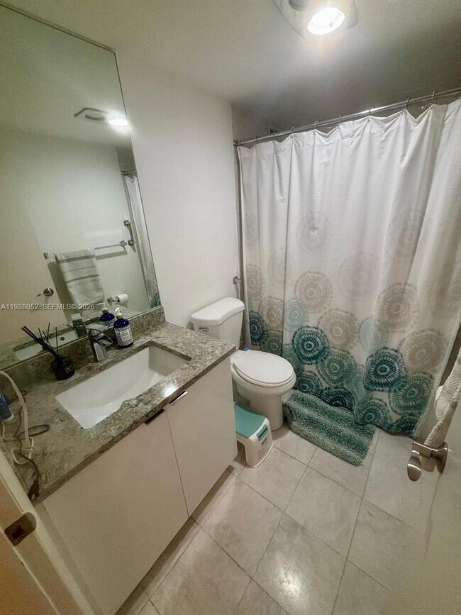 Building Photo - 10101 E Bay Harbor Dr