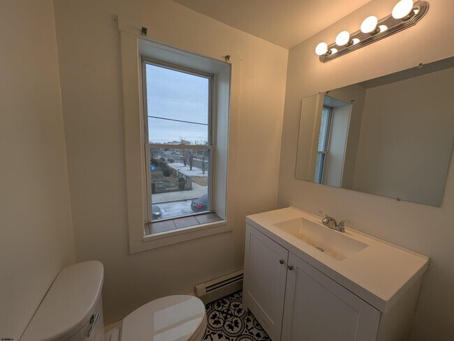 Building Photo - 46 N Connecticut Ave