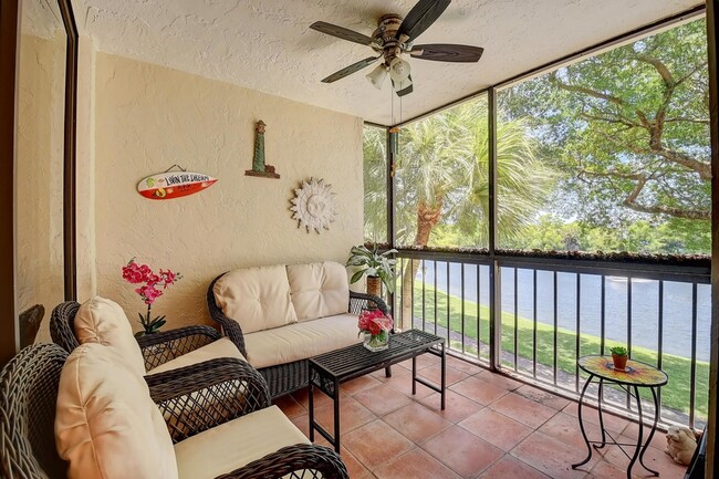 Building Photo - 950 Lavers Cir