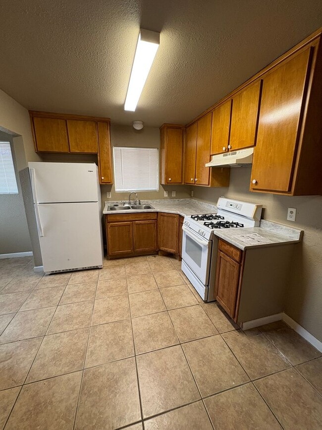 Building Photo - 4130