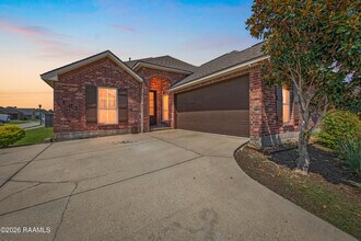 Building Photo - 101 Ace Ln