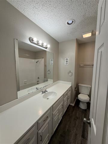 Building Photo - 1121 Via Del Rey