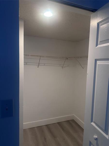 Building Photo - 450 Palm Cir W