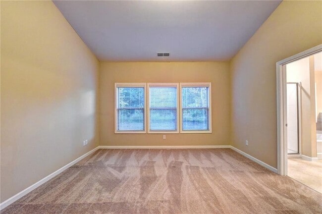 Building Photo - 1075 Hampton Oaks Dr