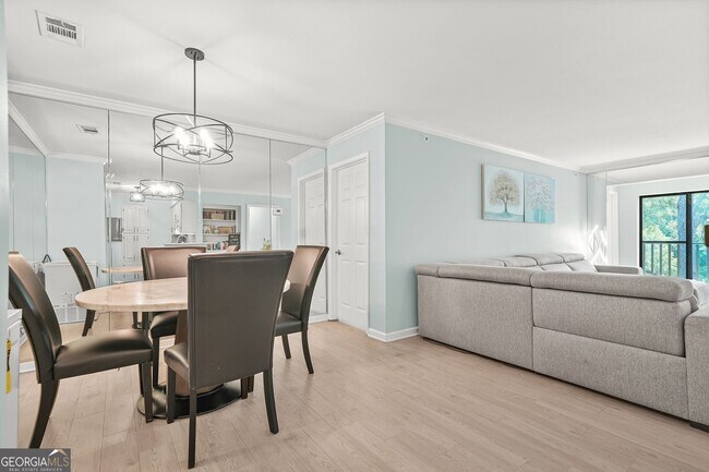 Building Photo - 27404 Plantation Dr NE