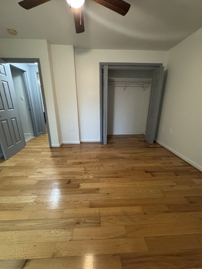 Building Photo - Fully renovated 2 bed/1 bath home with fen...