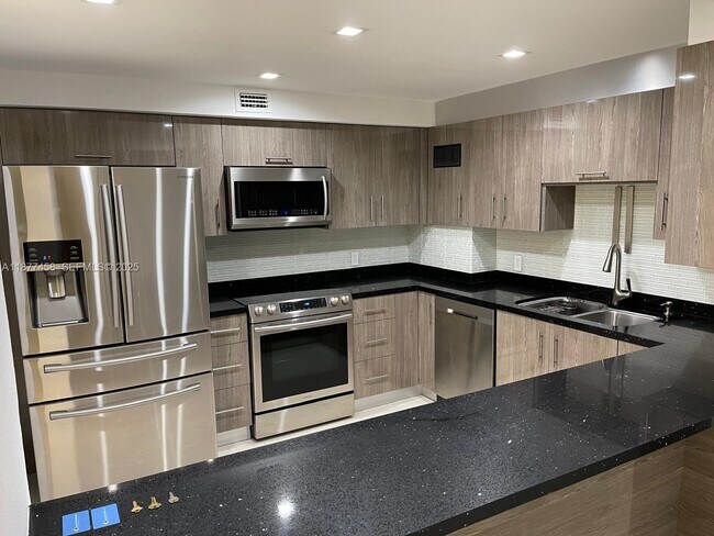 Building Photo - 2801 NE 183rd St