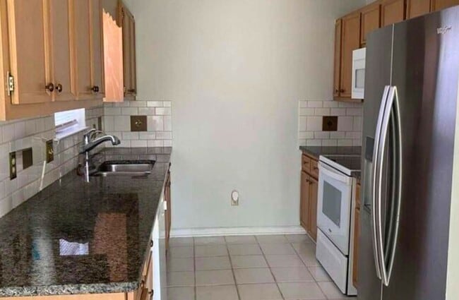 Building Photo - Prime Location! 4-Bedroom Home with Fenced Yard – Minutes from I-95 & Kings Bay