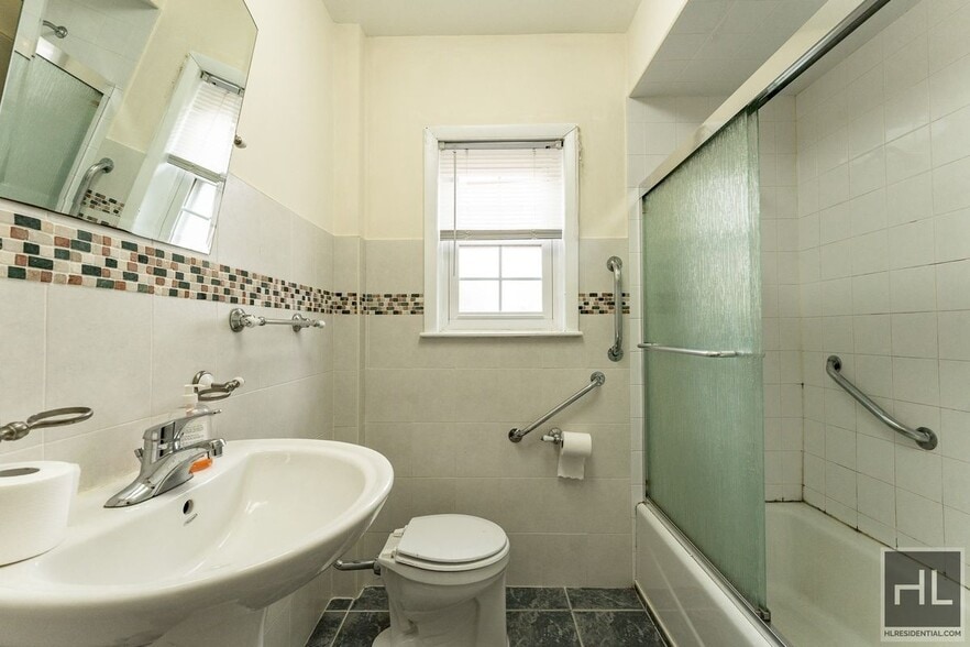 Building Photo - 188 STREET