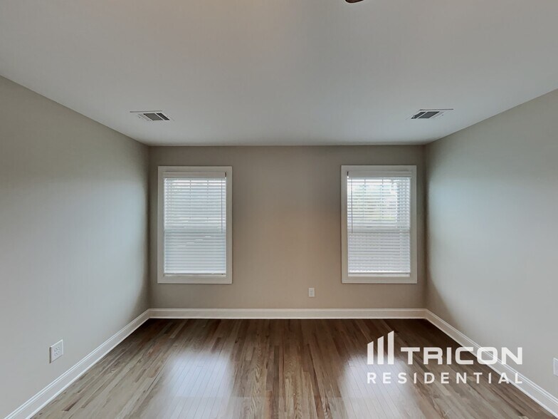 Building Photo - 335 Stonecrest Dr