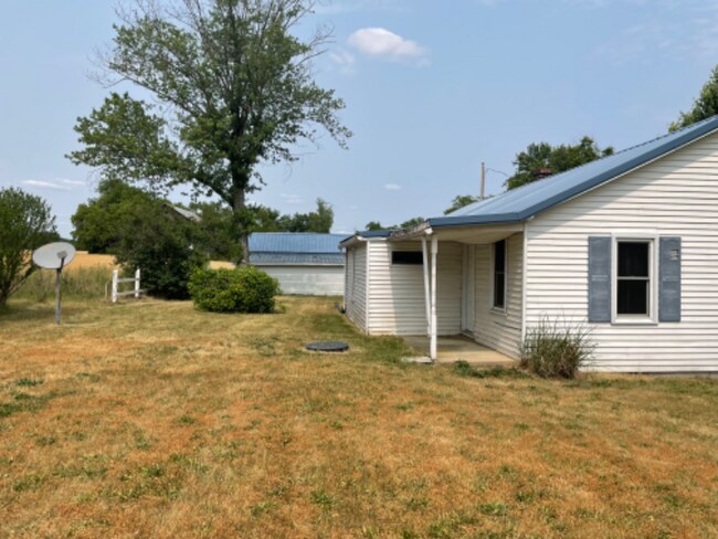 Building Photo - 285 Creekview Rd