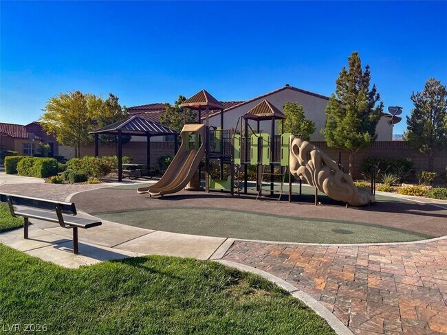 Building Photo - 9936 Wildhorse Cyn Ave