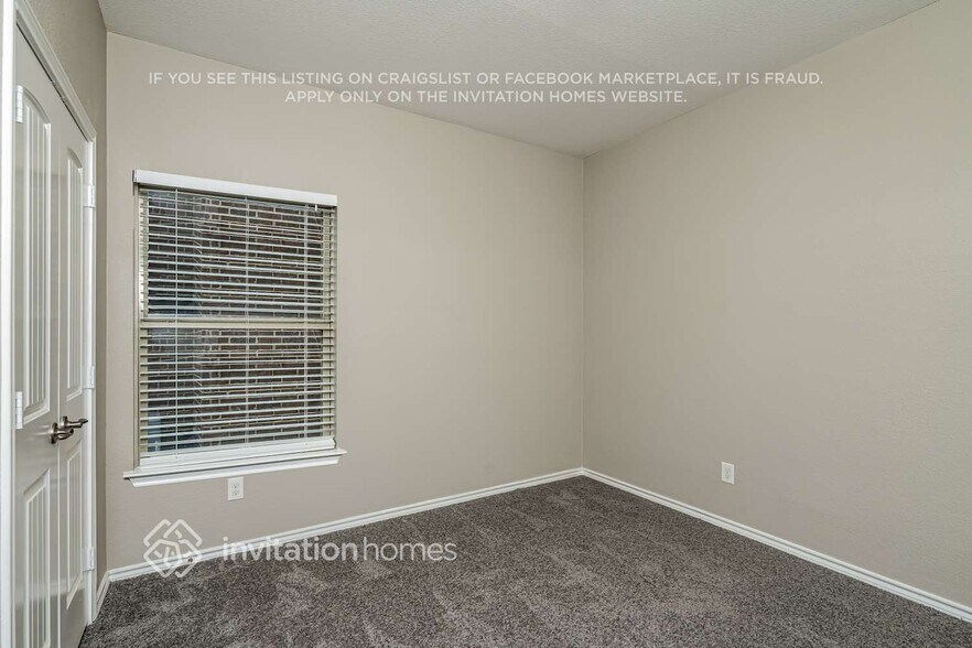 Building Photo - 3317 Tamarack Ln