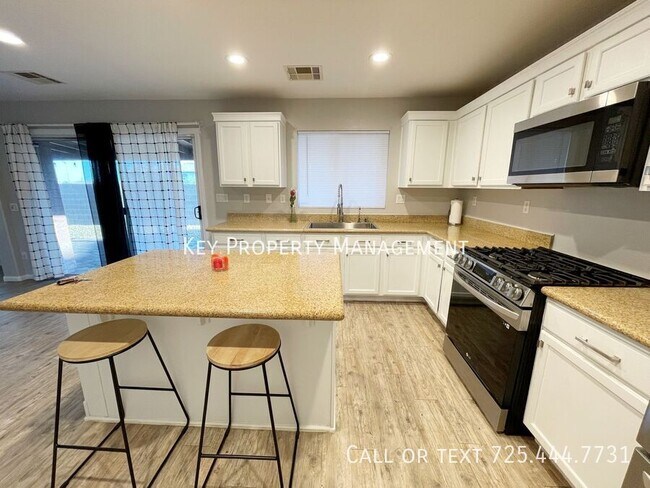 Building Photo - 605 Sonoran Heights Ave