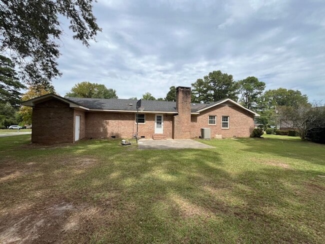 Building Photo - 2903 Hodges Rd