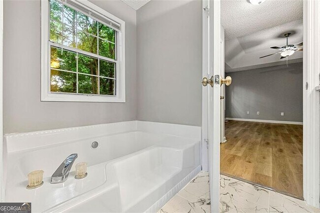 Building Photo - 1250 Mountain Springs Dr