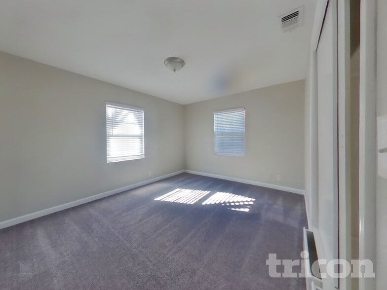 Building Photo - 684 Brown Ave