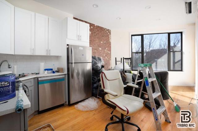 Building Photo - 4 bedroom in Brooklyn NY 11226