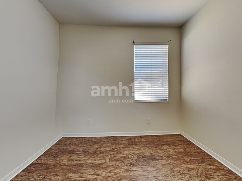 Building Photo - 8638 Sandy Plains Dr