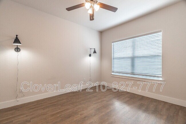 Building Photo - 272 Sapphire Dr