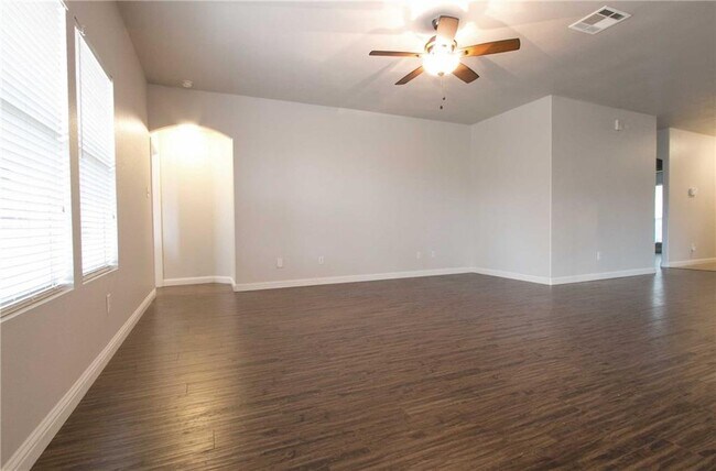 Building Photo - 602 Red Bud Cove