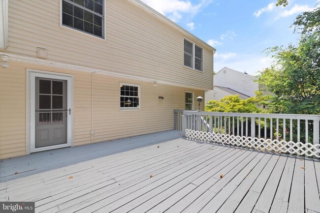 Building Photo - Gorgeous 4-Bedroom Colonial in Sought-Afte...