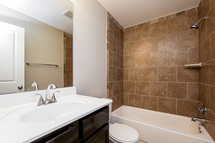 Building Photo - 13312 Beaumont Dr