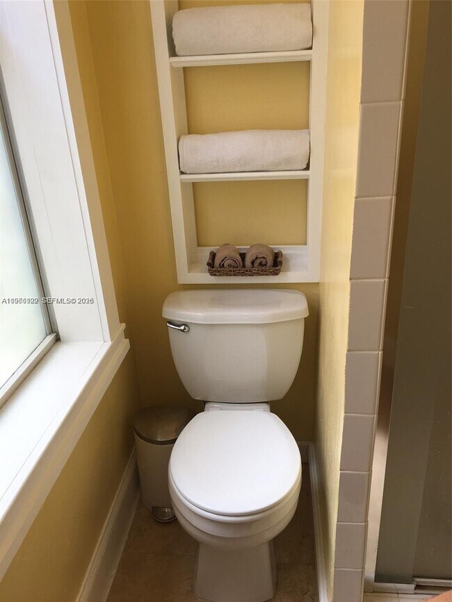 Building Photo - 119 Menores Ave