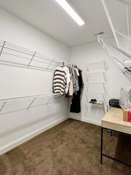 Building Photo - 9015 Seven Lakes Dr