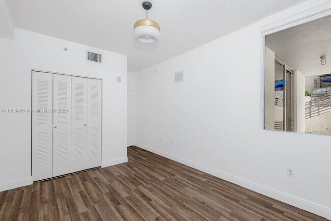 Building Photo - 3339 Virginia St