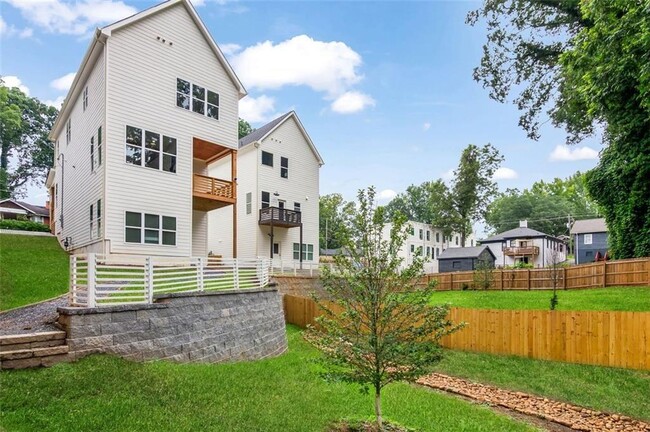 Building Photo - 830 Gaston St SW