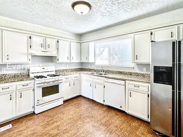 Building Photo - 6502 S 83rd East Ave