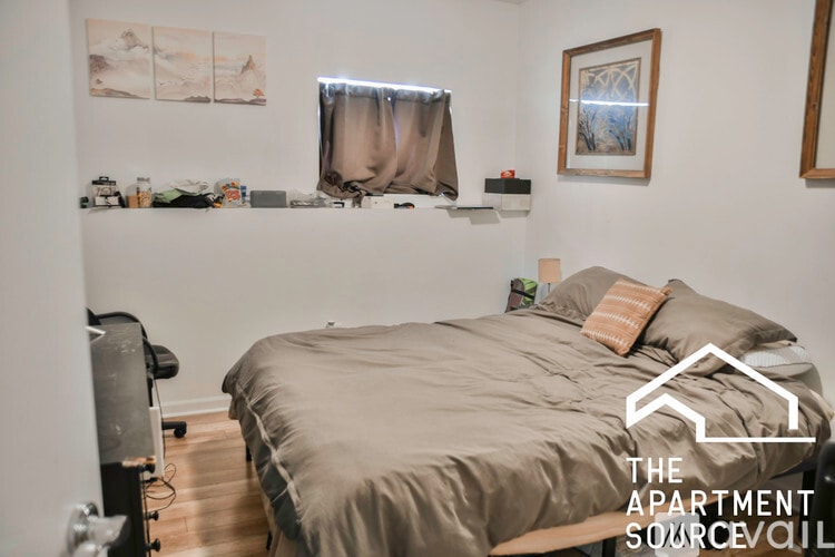 Building Photo - 2700 W North Ave