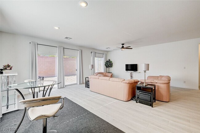 Building Photo - 3791 McLeod Dr