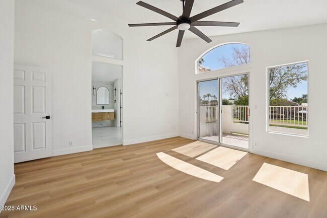 Building Photo - 5953 W Aurora Dr