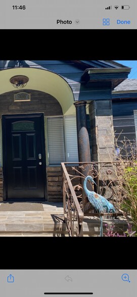 Building Photo - 1200 Tamarind Ave