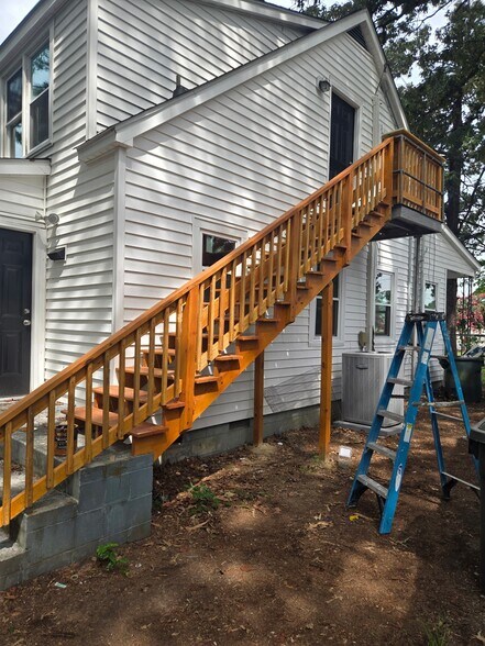 Building Photo - 1822 Dupree St