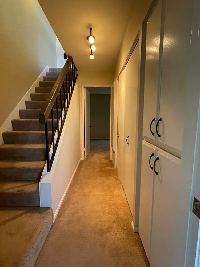 Building Photo - 2 Bed - 2.5 Bath - Condo - Ocean View - St...