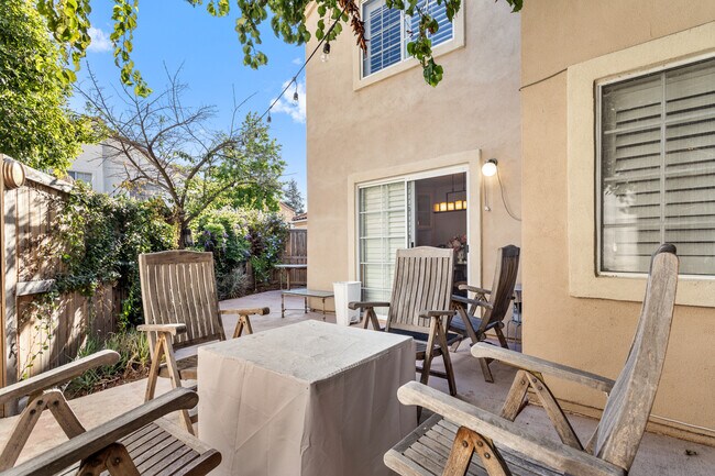 Building Photo - 4386 Willow Glen St