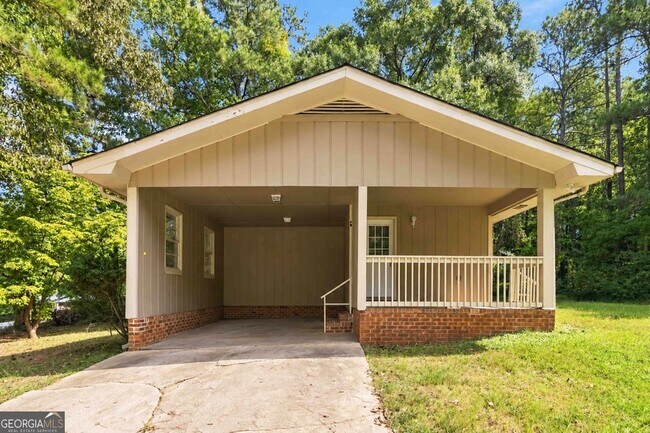 Building Photo - 9169 Lakeview Dr SW