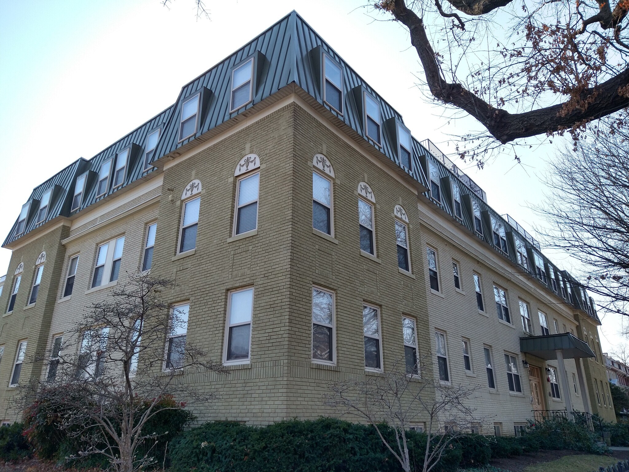 Building Photo - 1300 Taylor St NW