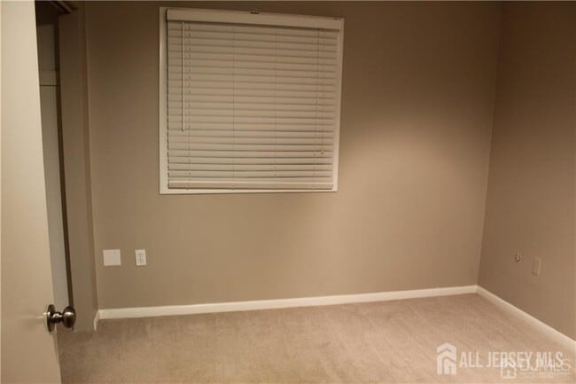 Building Photo - 5219 Ravens Crest Dr
